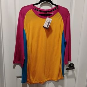 NWT Women's Ultralite Mountain Bike 3/4 Sleeve Tee